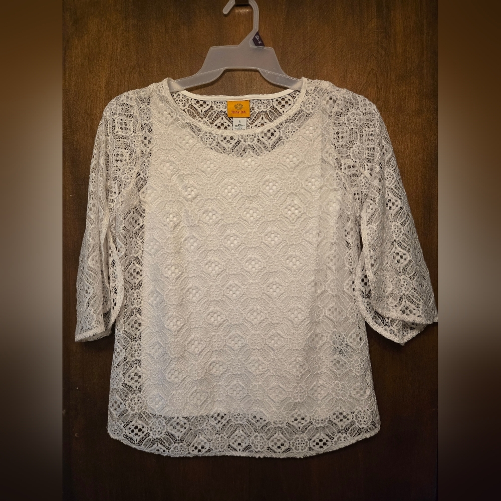 Ruby Rd. White Lace Layered Top PTP=17"